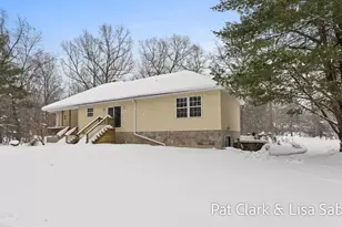 18569 Chinquapin Dr, Spring Lake, MI 49456 - Photo 8