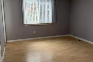 3550 Kings Point Dr, Troy, MI 48083 - Photo 24