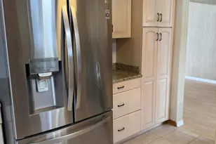 3550 Kings Point Dr, Troy, MI 48083 - Photo 8