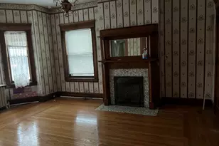 161 NE Capital Ave NE, Battle Creek, MI 49017 - Photo 2