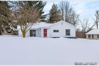 204 S Grove Street, Stanton, MI 48888 - Photo 2