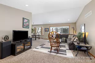 4760 Crescent Dr, Hudsonville, MI 49426 - Photo 6