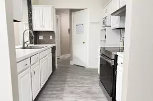 300 Farington Blvd, Holland, MI 49423 - Photo 6