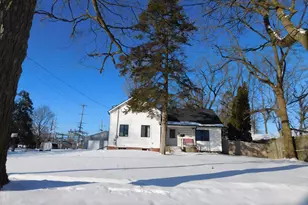 462 W Main St, Grand Ledge, MI 48837 - Photo 2