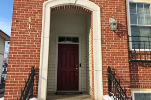 613 S Grand Ave, Lansing, MI 48933 - Photo 2