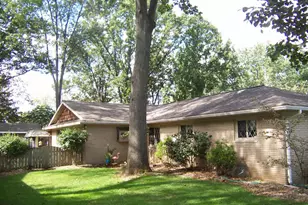 4835 Staten Dr, Jackson, MI 49201 - Photo 2