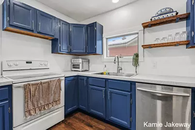 152 W Holland Lake Drive, Sheridan, MI 48884 - Photo 8