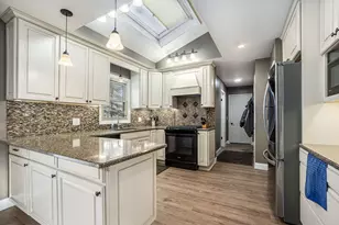 9708 Oakview Dr, Portage, MI 49024 - Photo 8