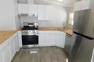 380 12th St, Manistee, MI 49660 - Photo 10