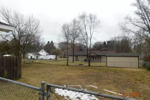 380 12th St, Manistee, MI 49660 - Photo 6