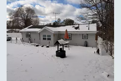 520 W Jessie Road, Sanford, MI 48657 - Photo 2