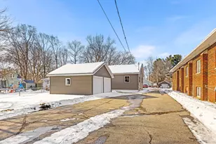 923 Wayne St, Jackson, MI 49202 - Photo 4
