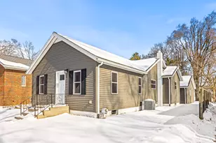 923 Wayne St, Jackson, MI 49202 - Photo 2