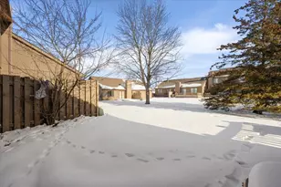 8315 Clay Ct, Sterling Heights, MI 48313 - Photo 8