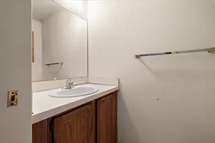 8315 Clay Ct, Sterling Heights, MI 48313 - Photo 22