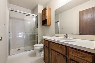 8315 Clay Ct, Sterling Heights, MI 48313 - Photo 26