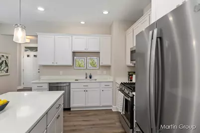 2219 Watertown Way NE, Grand Rapids, MI 49505 - Photo 4