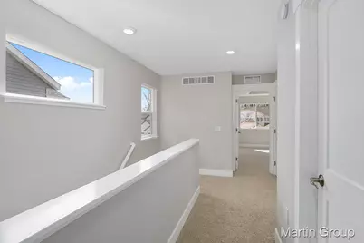 2219 Watertown Way NE, Grand Rapids, MI 49505 - Photo 10