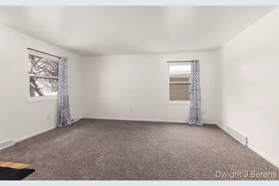 4321-4323 Dawes Court SE, Grand Rapids, MI 49508 - Photo 4