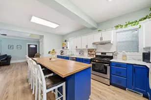 209 N Pleasant St, Jackson, MI 49202 - Photo 8