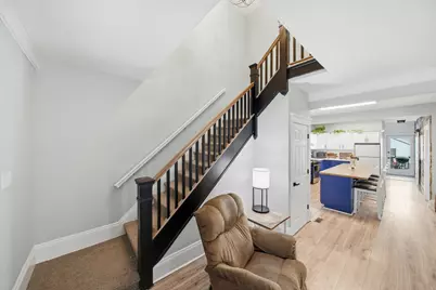 209 N Pleasant Street, Jackson, MI 49202 - Photo 4