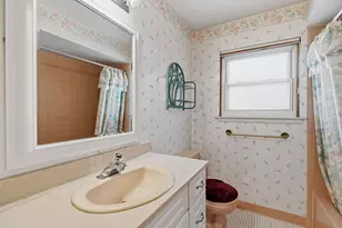 27636 E Echo Valley E, Farmington Hills, MI 48334 - Photo 16