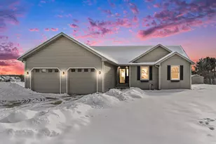 29413 Saddlebred Ln, Dowagiac, MI 49047 - Photo 1