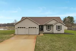 29413 Saddlebred Ln, Dowagiac, MI 49047 - Photo 1