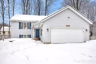 15367 Lincoln St, Grand Haven, MI 49417 - Photo 2