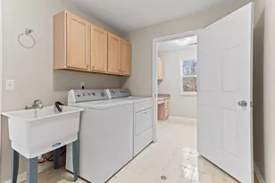 28471 Carlton Way Dr, Novi, MI 48377 - Photo 26