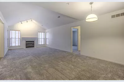 28471 Carlton Way Drive #92, Novi, MI 48375 - Photo 6