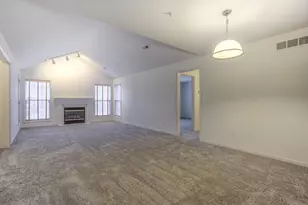 28471 Carlton Way Dr, Novi, MI 48375 - Photo 6