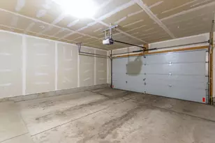 28471 Carlton Way Dr, Novi, MI 48375 - Photo 16