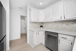 9618 Sebring Dr, Portage, MI 49002 - Photo 2