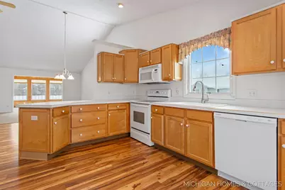 2735 Sandpiper Lane, Holland, MI 49424 - Photo 10