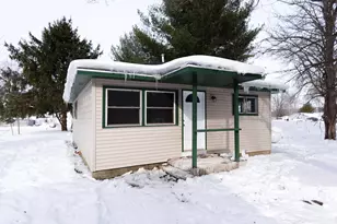 46860 Sycamore Dr, Bangor, MI 49013 - Photo 1