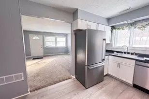 46860 Sycamore Dr, Bangor, MI 49013 - Photo 4