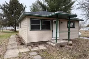 46860 Sycamore Dr, Bangor, MI 49013 - Photo 1