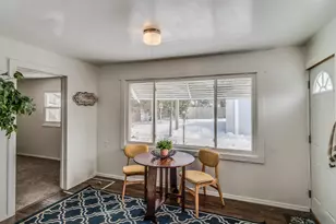 18 Woodlawn Ave N, Battle Creek, MI 49037 - Photo 8