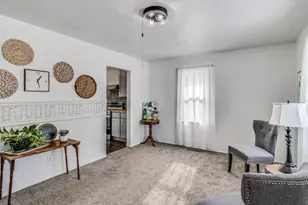 18 Woodlawn Ave N, Battle Creek, MI 49037 - Photo 4