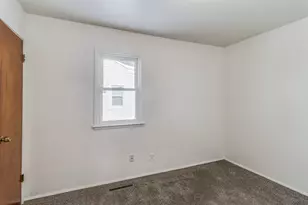 18 Woodlawn Ave N, Battle Creek, MI 49037 - Photo 12