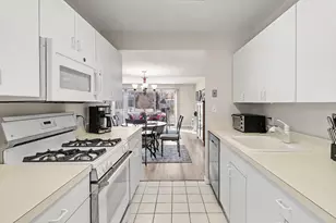 719 Watersedge Dr, Ann Arbor, MI 48105 - Photo 12