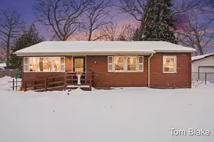 1736 Montague Ave, Muskegon, MI 49441 - Photo 2