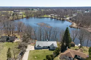 1017 Azaleamum Dr, Three Rivers, MI 49093 - Photo 2
