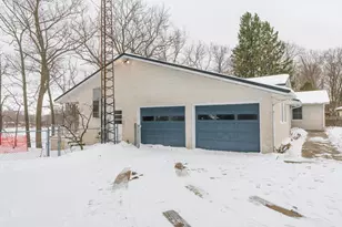 1017 Azaleamum Dr, Three Rivers, MI 49093 - Photo 8