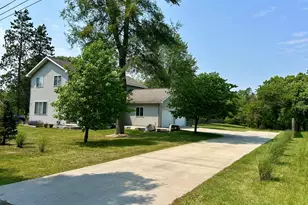 1847 Aberdeen St NE, Grand Rapids, MI 49505 - Photo 6