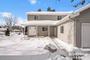 1847 Aberdeen St NE, Grand Rapids, MI 49505 - Photo 4