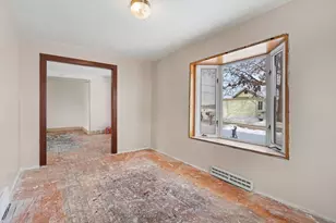 2206 Clarence Dr, Portage, MI 49002 - Photo 10