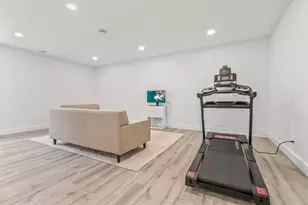 25 Hillsdale Commons Dr, Hillsdale, MI 49242 - Photo 32