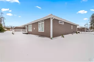 25 Hillsdale Commons Dr, Hillsdale, MI 49242 - Photo 6